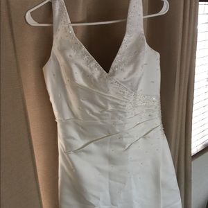 Tank zipper white beading is intact size 4-8